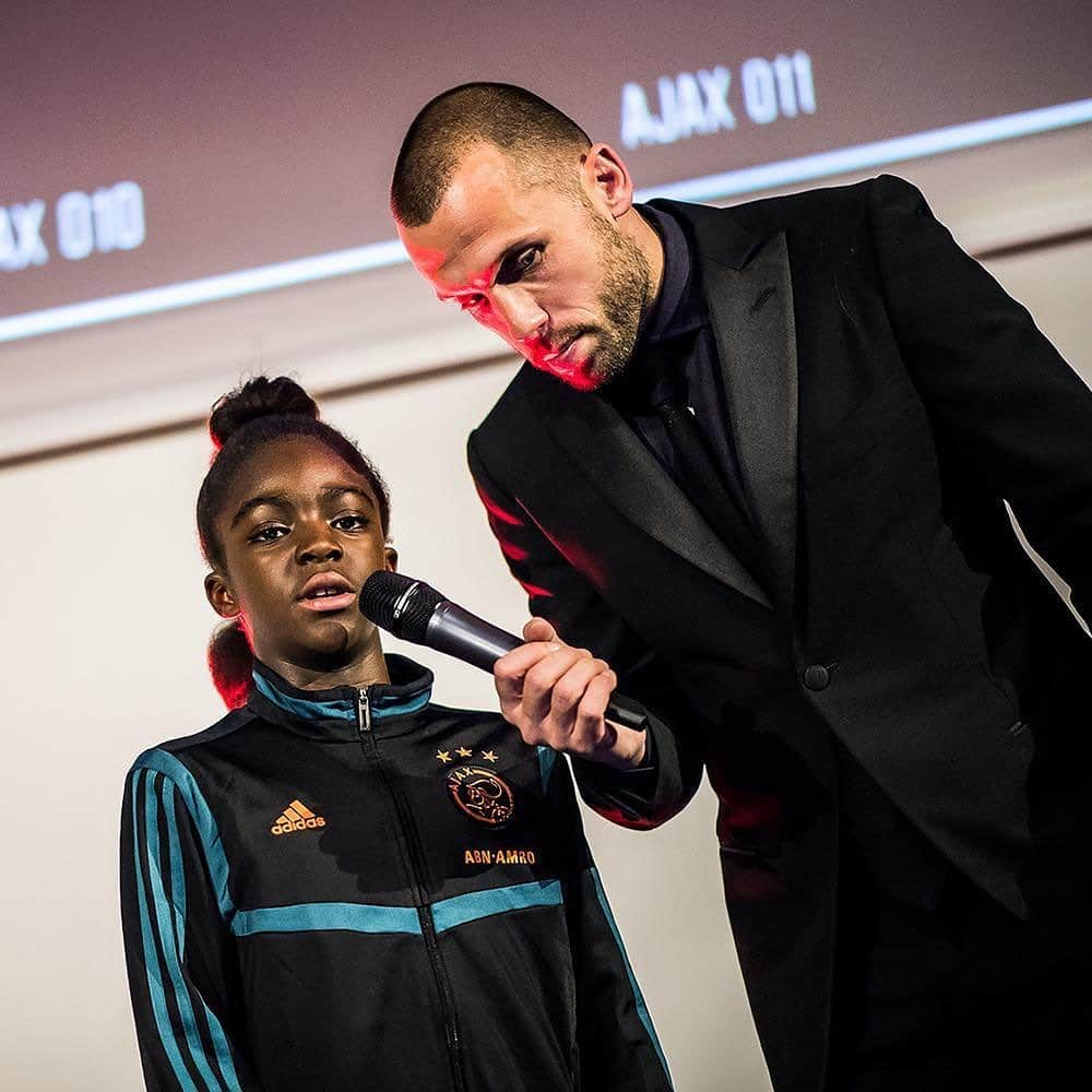 ヨニー・ハイティンハさんのインスタグラム写真 - (ヨニー・ハイティンハInstagram)「Great night with the @ajaxfoundation last night! Many thanks to everyone involved 🙏 #ajaxfoundation #ajaxgala」12月3日 22時34分 - johnheitinga