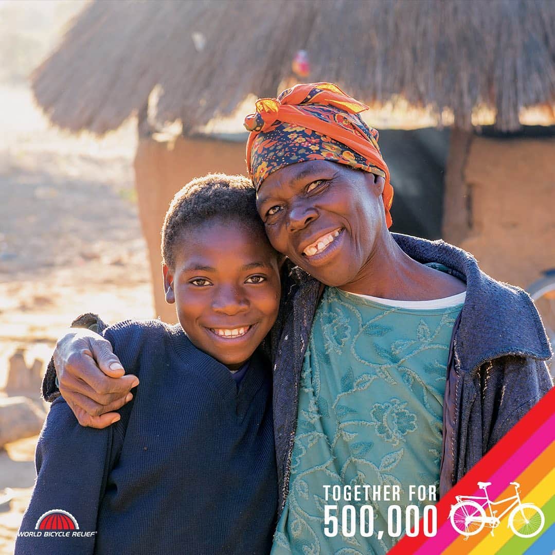Zipp Speed Weaponryさんのインスタグラム写真 - (Zipp Speed WeaponryInstagram)「This holiday season, #ZippSpeed is partnering with World Bicycle Relief to help put a historic 500,000 bicycles into the hands of students, health workers and entrepreneurs in developing countries. Together, we can help people achieve independence and transform their futures. Follow @worldbicyclerelief to learn more!」12月3日 23時05分 - zippspeed