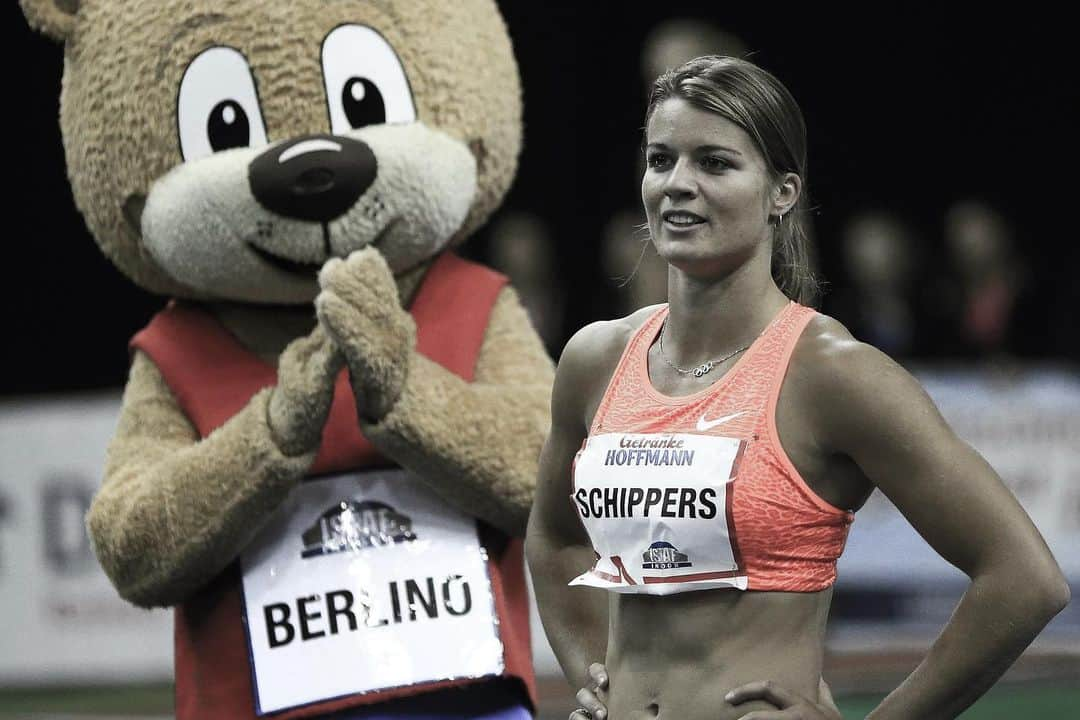 ダフネ・シパーズさんのインスタグラム写真 - (ダフネ・シパーズInstagram)「Back to #Berlin in February! Good memories as I ran my pb of 7 seconds there 😊🚀🐻 Look forward to racing again! 🏃‍♀️ #14February #60M @istaf_berlin」12月3日 22時59分 - dafne_schippers