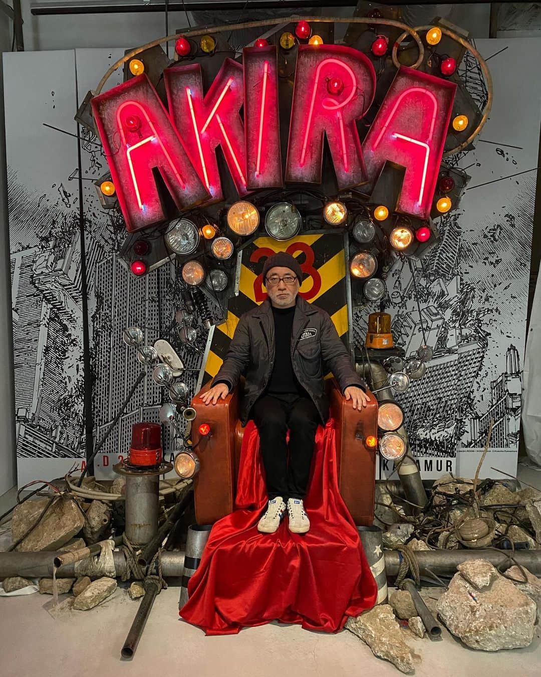 相原コージさんのインスタグラム写真 - (相原コージInstagram)「新しくなった渋谷PARCOで「AKIRA ART OF WALL」観てきた。入場料1000円。　ガラクタ玉座に座れて係の人が写真撮ってくれる。#akira  #shibuyaparco #アキラ　#渋谷パルコ　#katsuhirootomo」12月3日 23時09分 - kojiaihara