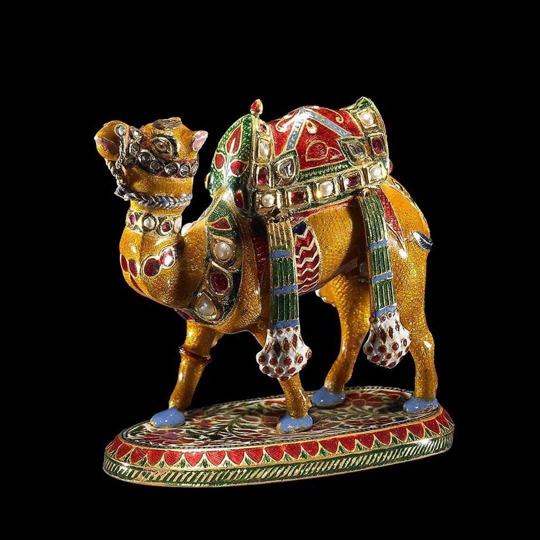 大英博物館さんのインスタグラム写真 - (大英博物館Instagram)「This ornate camel was made in Jaipur, India, in the mid-19th century and is crafted from colourful enamel which is encrusted with diamonds, rubies, emeralds, and pearls.  This figure is less than 6cm tall but is exquisitely decorated – it’s thought to be a Bactrian camel. See it on display in the Sir Joseph Hotung Gallery of China and South Asia (reopening on 6 December). Find out more via the link in our bio.  #BritishMuseum #history #London #India #camel #jewellery #🐫」12月3日 23時10分 - britishmuseum