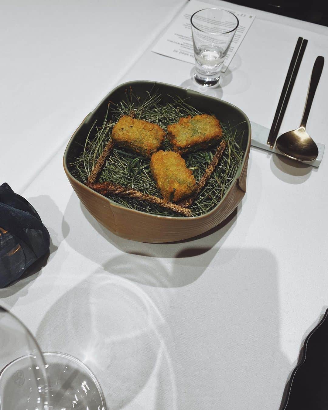 金セアルさんのインスタグラム写真 - (金セアルInstagram)「한식🍚🍴 ＿＿＿＿＿＿＿＿＿＿ ・ ・ @masaki_in_tonin リコメンドの 한식(韓食) 備忘録。 ・ 今回はミシュラン1つ星⭐️の PLAZA HOTELにある "주옥珠玉"。 ・ ・ ・ #주옥  #joook #sealinseoul」12月3日 23時18分 - sealbank