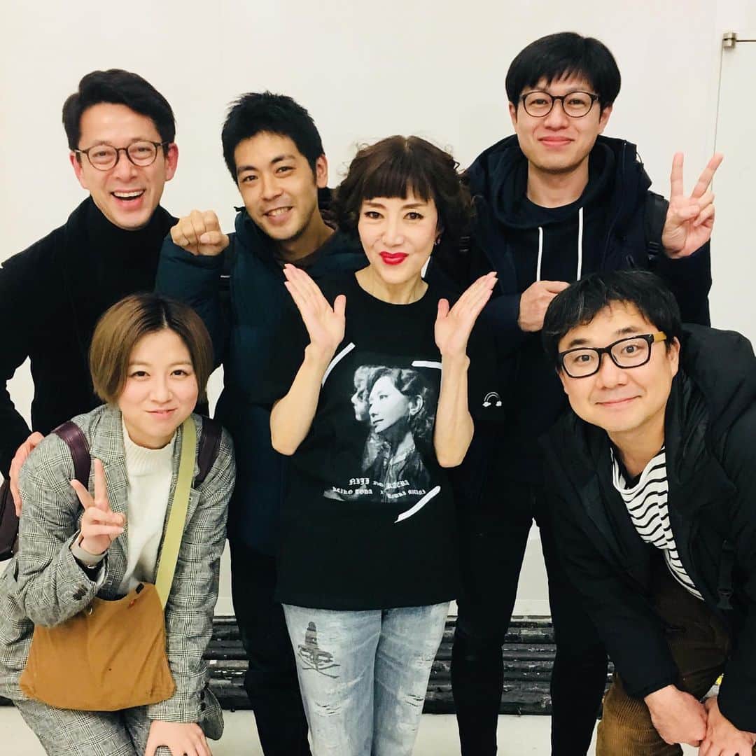 のインスタグラム：「虹のかけら  本日は戸田恵子さんのひとり舞台 三谷幸喜さん構成・演出『虹のかけら』の大阪公演を サンケイホールブリーゼに吉本スタッフの皆んなと 観劇に参りました！  いやぁ！素晴らしかった！ 僕ごときが言えたことではないですが 歌って、踊って、語って。 生演奏と共に。贅沢な時間でした。  そして本日は、なんばグランド花月 吉本新喜劇・川畑座長週の初日でした。 初日からご来場頂きましたお客様、ありがとうございました。 来週月曜日迄の上演です！ 皆様方のご来場を心よりお待ち申し上げております。  感謝  #戸田恵子 #虹のかけら #三谷幸喜 #構成 #演出 #大阪 #初日  #サンケイホールブリーゼ #なんばグランド花月 #吉本新喜劇 #川畑座長週 #西川忠志 #ありがとうございます #ありがとう  #感謝 #素晴らしい」