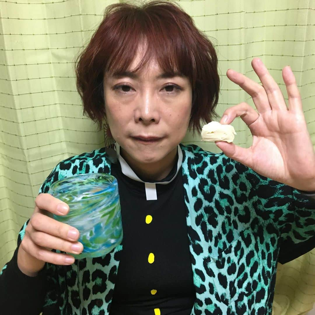 椿鬼奴さんのインスタグラム写真 - (椿鬼奴Instagram)「酒の呼吸参ノ型　目が据わってチーズ‼️ 炭次郎の耳飾りを着けて番組に出たり酒柱の様子をsnsに上げていたら鬼滅の刃の取材をお受けするようになりました。#週刊文春エンタ #anan #abemaニュース です。感激です✨機会があったら是非ご覧ください🙇‍♀️ #鬼滅の刃 #椿鬼奴 #酒柱 #酒の鬼」12月4日 0時09分 - tsubakioniyakko