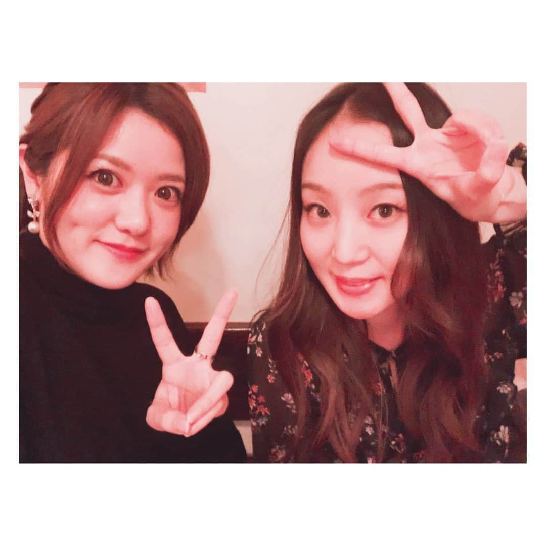 AIMIさんのインスタグラム写真 - (AIMIInstagram)「こんばんみみみ🤟🏻🤟🏻🤟🏻 ❤︎ ❤︎ 2008年 11月彗星の如く沖縄から現れ、オリコン2位取得や海外フェス、各メディアでも活躍しつつも惜しくも2012年12月解散をした本格派3ピースガールズバンド『ステレオポニー』の3分の2です。 ❤︎ ❤︎ 色んな写真撮ったから会ったときの話はブログに書こうかな👏🌈👏🌈 ❤︎ ❤︎ #AIMI#NOHANA#SHIHO には会えてない #ガールズバンド#あじさい音楽村 #ステレオポニー」12月4日 0時25分 - my_name_is_aimi