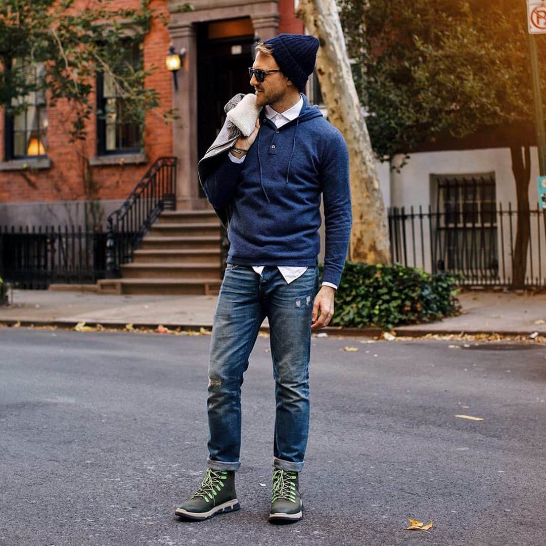 スイムズのインスタグラム：「Every detail of our City Hiker boot is geared toward sturdy style. Spotted on @aguynamedpatrick  #boots #shoesoftheday #fallfashion #tuesdayshoesday #kicks」