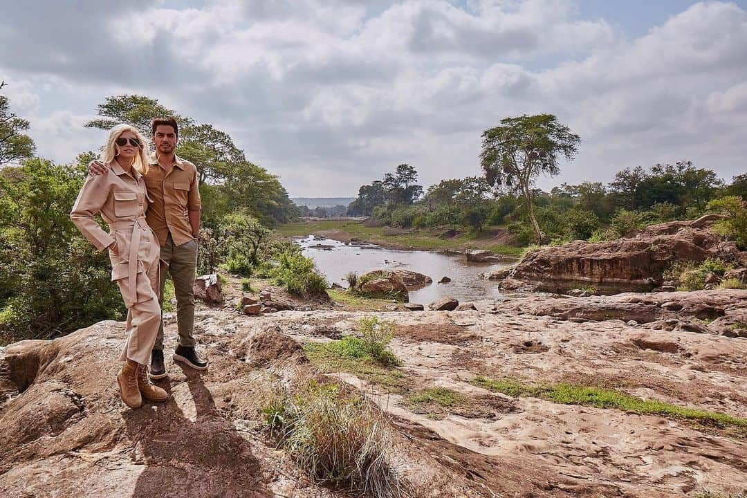 デヴォン・ウィンザーさんのインスタグラム写真 - (デヴォン・ウィンザーInstagram)「The adventures of J and D continue... which animal portrait is your fav?? I can’t decide ! @singita_ #ecotourism #oursingita」12月4日 0時29分 - devwindsor