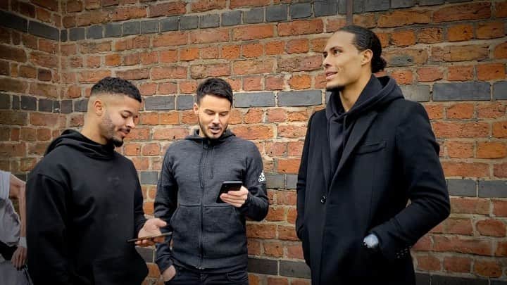 F2Freestylersのインスタグラム：「Who deserved to win the Ballon D’or? 👀🏆 COMMENT BELOW! 💬 NEW VIDEO WITH @virgilvandijk OUT NOW! 🎥」