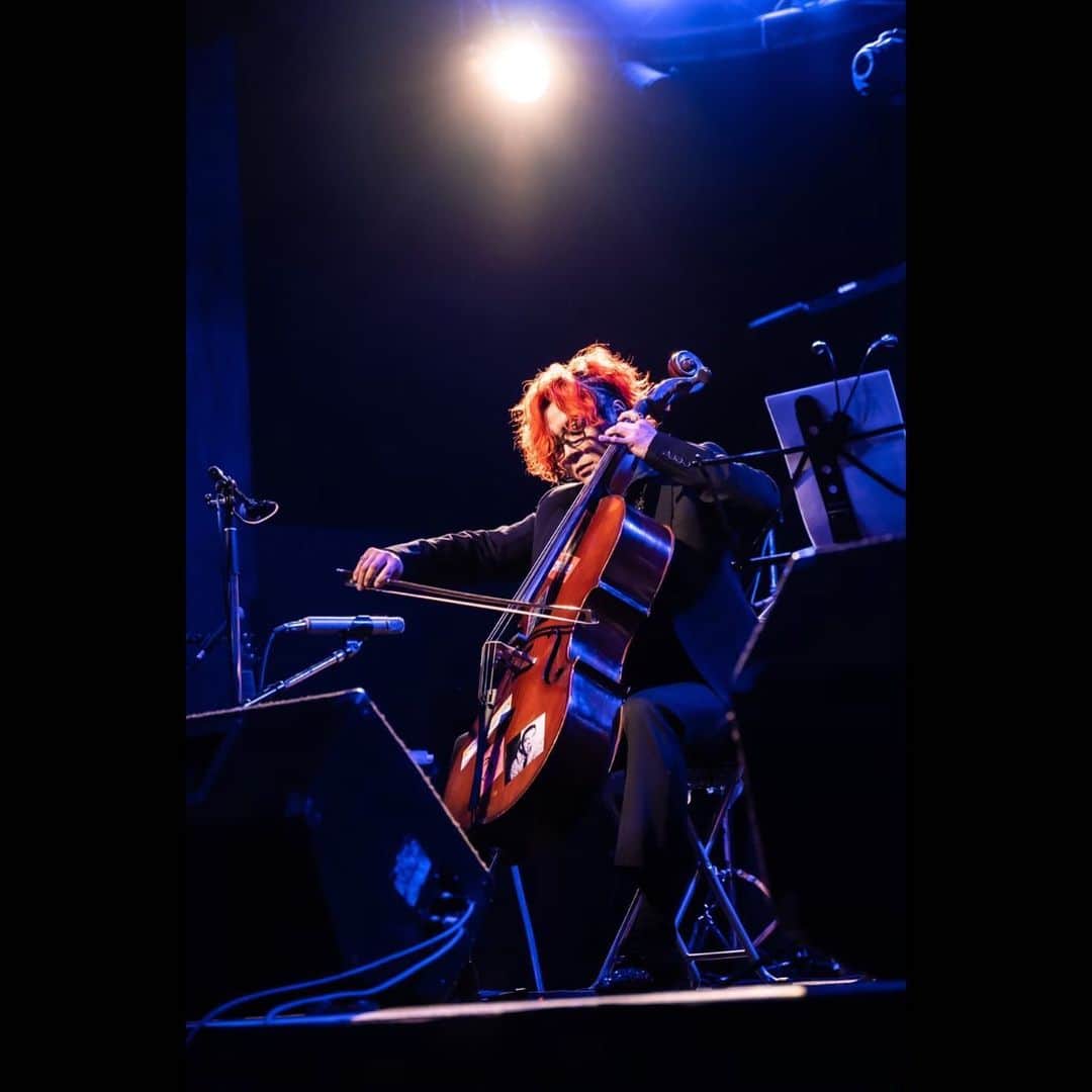 淳士さんのインスタグラム写真 - (淳士Instagram)「ヤバ…w . #アコパ #2019 #これはもはやチェラーではない #チェリスト #草 #cello」12月4日 1時00分 - jz0330