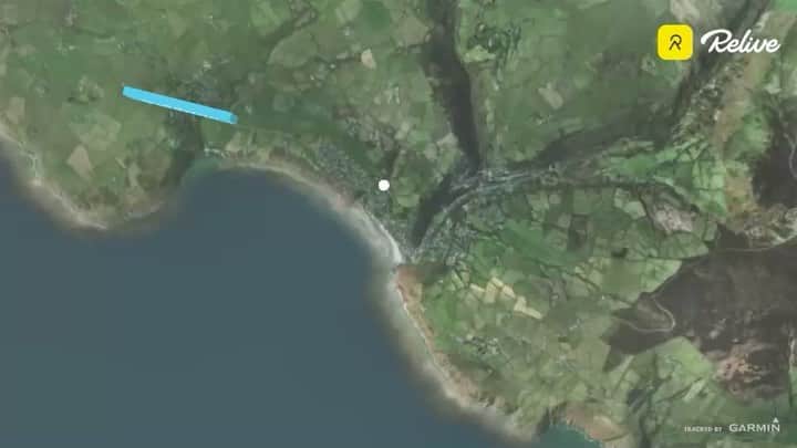 マーク・カヴェンディッシュのインスタグラム：「Lap of the perimeter roads of the Isle of Man today (134km). Absolutely brilliant ride with great company. 🇮🇲 On another note, love this @relivecc app. Makes your @garmin files into videos. This isn’t an #ad, just saw someone else use it a few weeks back and thought it was cool.」