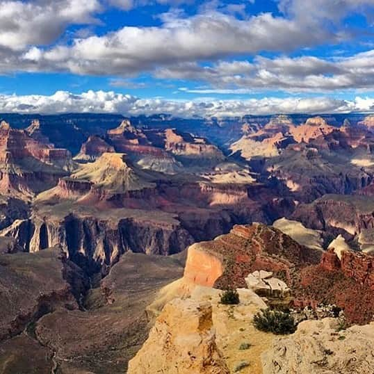 アメリカ内務省さんのインスタグラム写真 - (アメリカ内務省Instagram)「A rock carried away by the churning Colorado River. Flecks of dirt scattered by the winds. Erosion and gravity doing their work with patient deliberation. Cutting and carving the land over the course of 6 million years, revealing rocks formed and buried over 1.8 billion year ago. Visiting #GrandCanyon National Park in #Arizona is about appreciating time as much as size. Looking across its vast expanse and down into its deep channels, everyone starts to imagine the process and are quickly overwhelmed by the sense of the time it took to create this natural wonder. Photo @GrandCanyonNPS by #NationalPark Service. #travel #FindYourPark #usinterior」12月4日 1時32分 - usinterior