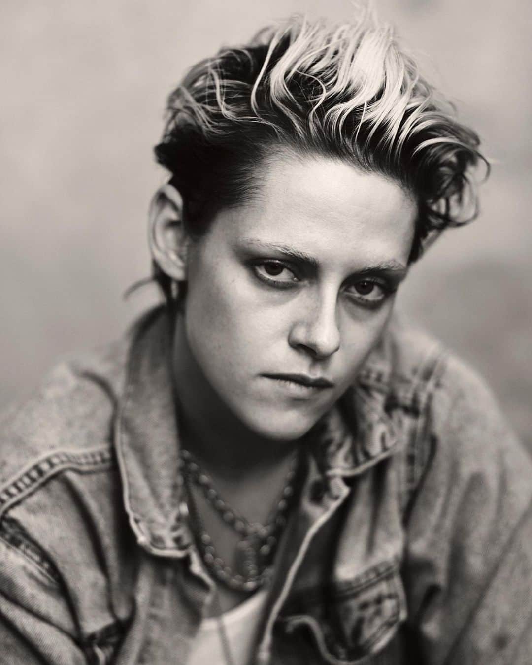 Vogue Runwayさんのインスタグラム写真 - (Vogue RunwayInstagram)「For the 2020 @Pirelli Calendar, a cast of A-list actresses take on one of Shakespeare's most legendary role. See all of @Roversi's photos of Kristen Stewart, @indyamoore, Mia Goth, and more at the link in bio.」12月4日 1時42分 - voguerunway