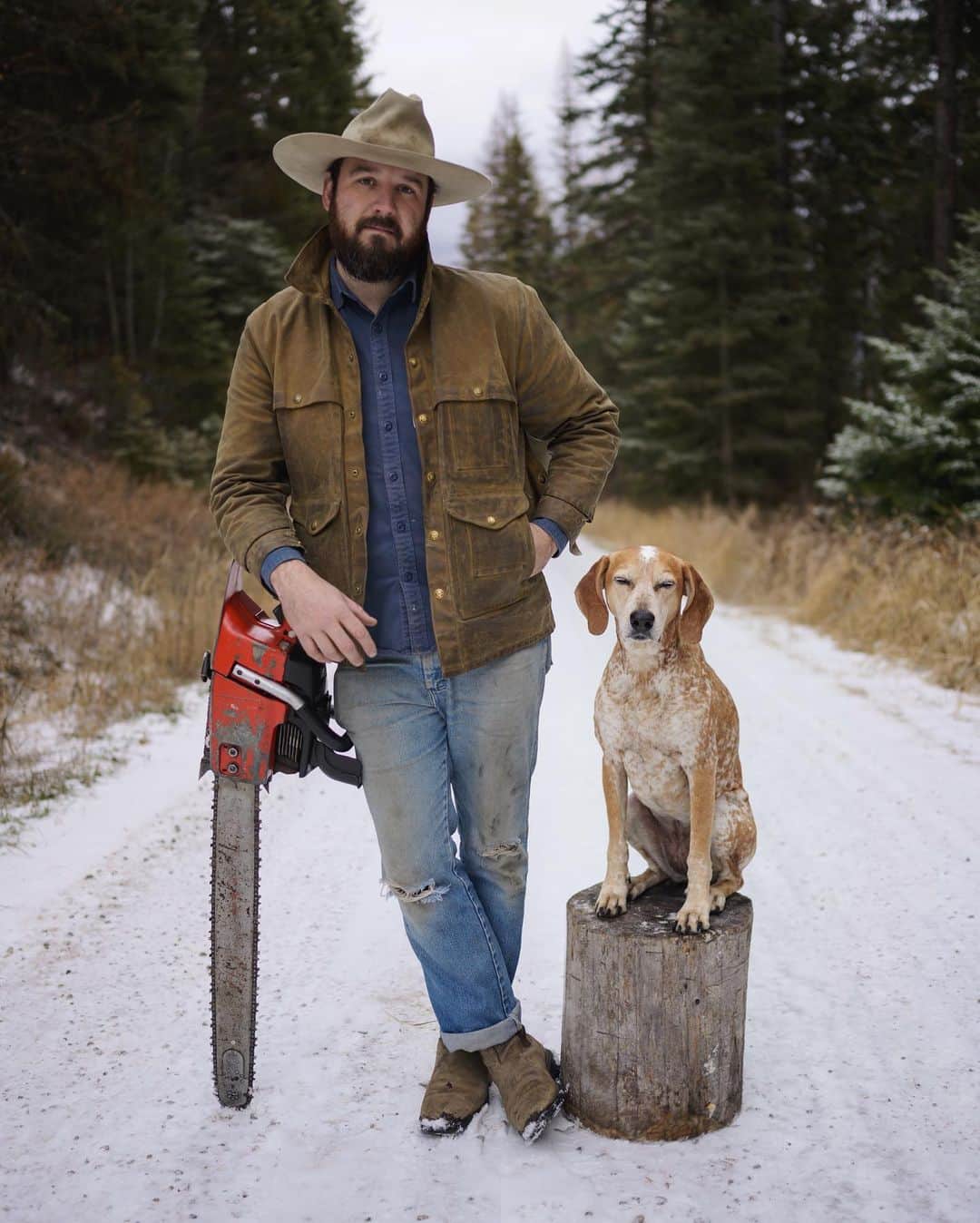 マディのインスタグラム：「Annual Montana self portrait ✨⁣ ⁣ One of my recent joys has been cutting fire wood for the season. For $5/cord anyone can enter our beautiful National Forests, fell a dead tree, and spend time connecting to nature and your heat source for the season. It helps to thin the forest and provides new space for life to begin again 🌲」
