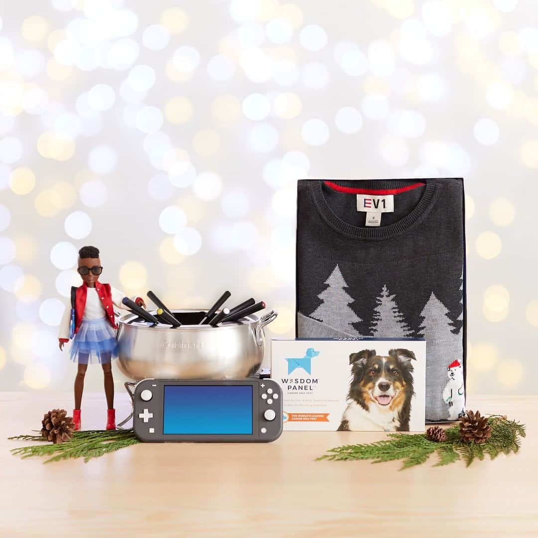 Wal-Mart Stores, Incのインスタグラム：「Mom, dog, third cousin, nosey-but-nice neighbor…Whoever you’re buying gifts for, Ellen’s List: Holiday Edition has literally everything. Well, almost everything. It has most things, okay? 🎁」