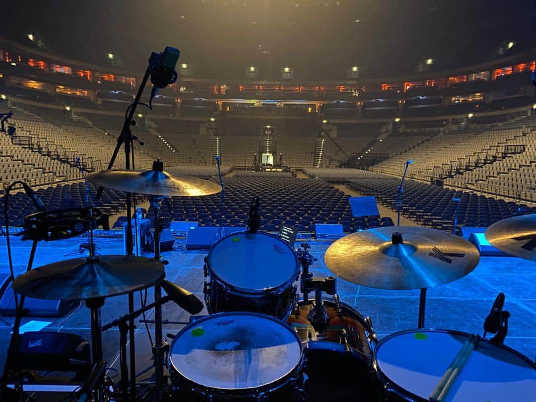 ペトル・チェフさんのインスタグラム写真 - (ペトル・チェフInstagram)「Best seat in the house 🥁 @mirozbirka #O2Prague」12月4日 2時25分 - petrcech