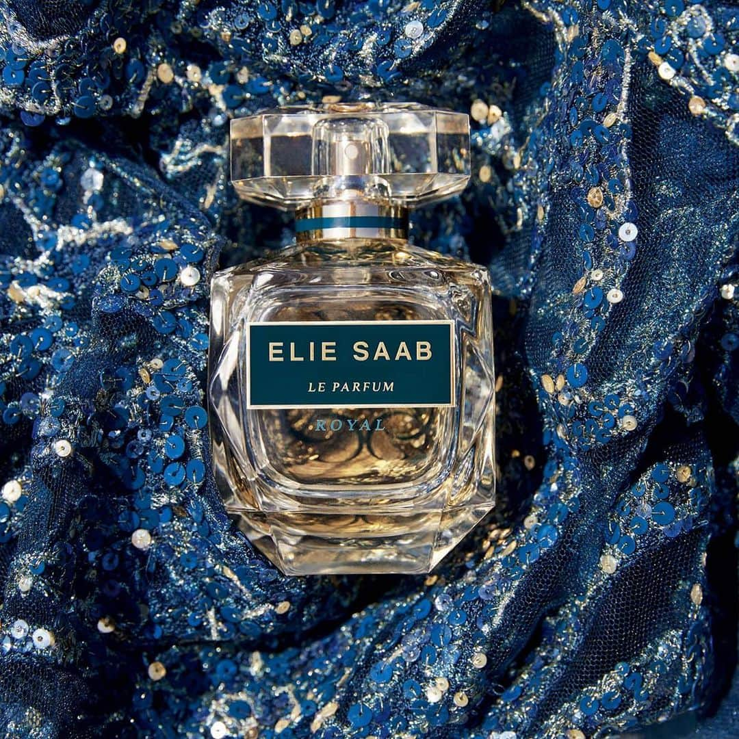 ブランカ・パディラさんのインスタグラム写真 - (ブランカ・パディラInstagram)「From Couture To Fragance ✨ #LeParfumRoyal #ElieSaabParfums @ElieSaabWorld」12月4日 2時35分 - blancapadilla