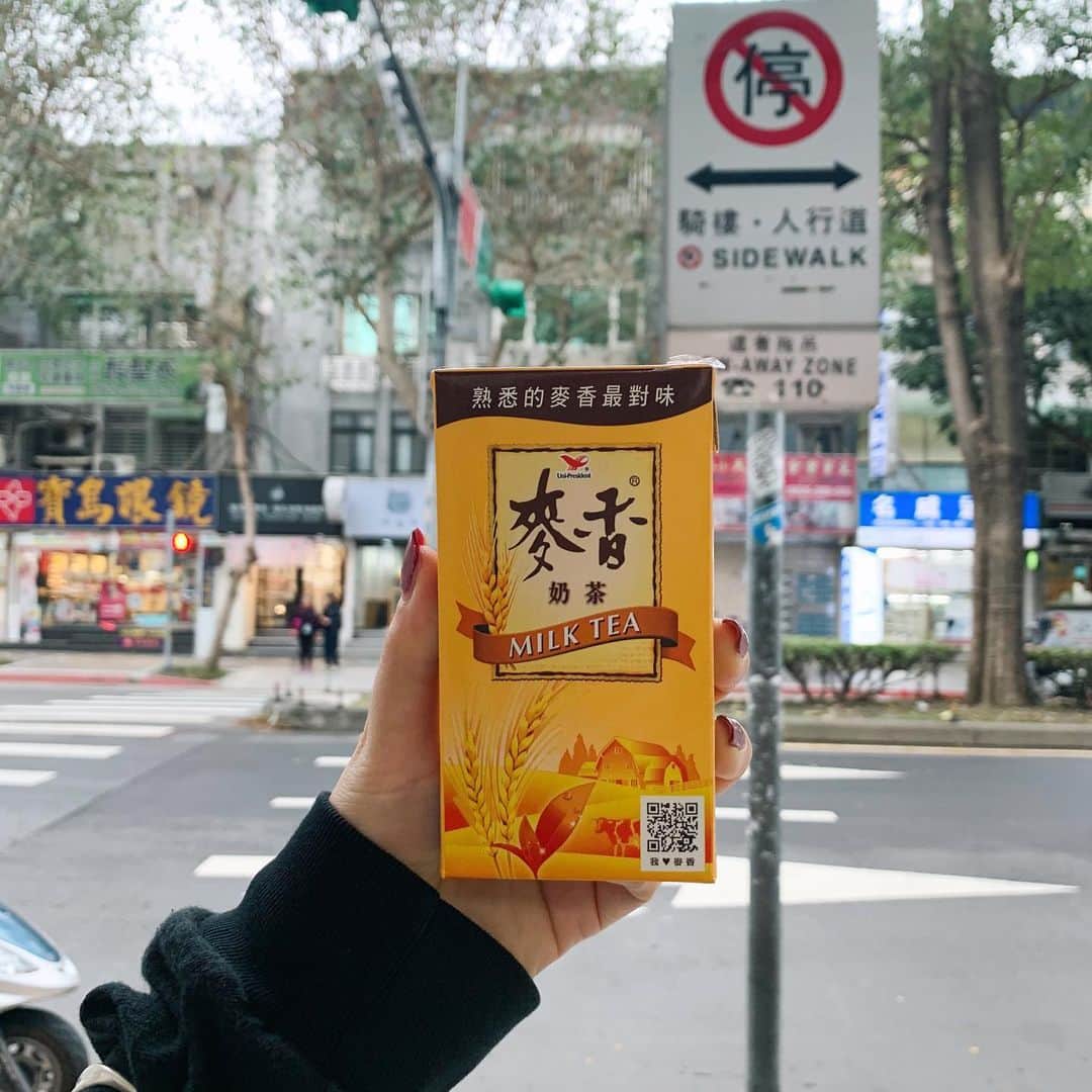 小川暖奈さんのインスタグラム写真 - (小川暖奈Instagram)「直美さんに台湾旅行に連れて行ってもらい、最高に楽しかったので、ただただ写真載せまくりますね #コンビニに売ってた激甘ミルクティーを添えて #台湾」12月4日 2時49分 - ogawah