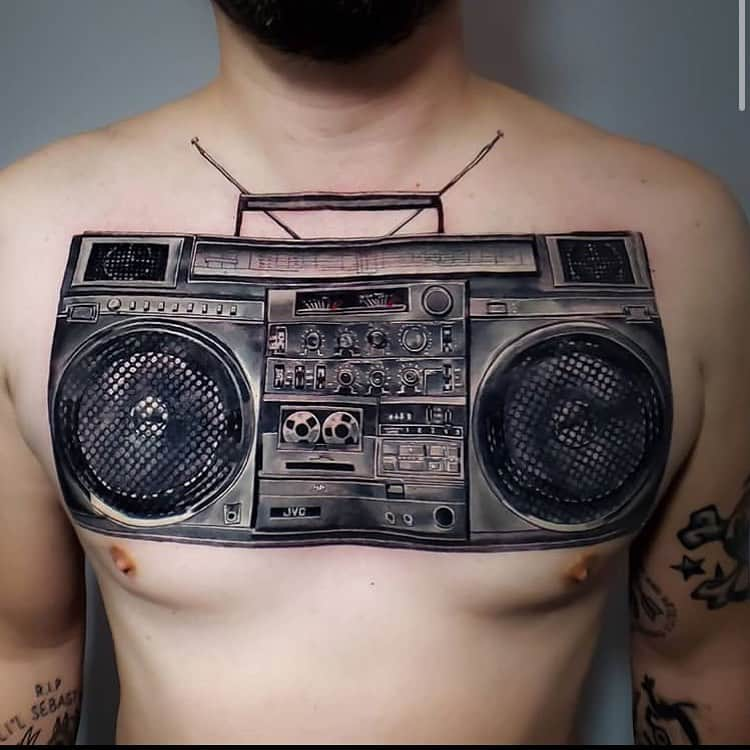 Art Collective Magazineさんのインスタグラム写真 - (Art Collective MagazineInstagram)「Wow check out this boom box chest piece by our friend @jakeinger_sdt 📻🎶💥 check his page for more great work! #artnerd #artcollective #isigroup #tattoo #boombox #chestpiece」12月4日 3時14分 - art_collective