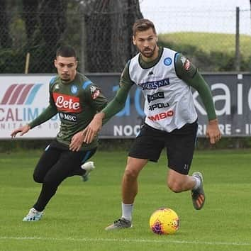 フェルナンド・ジョレンテさんのインスタグラム写真 - (フェルナンド・ジョレンテInstagram)「Forza Napoli Sempre! 💪🏻」12月4日 3時34分 - llorente_fer