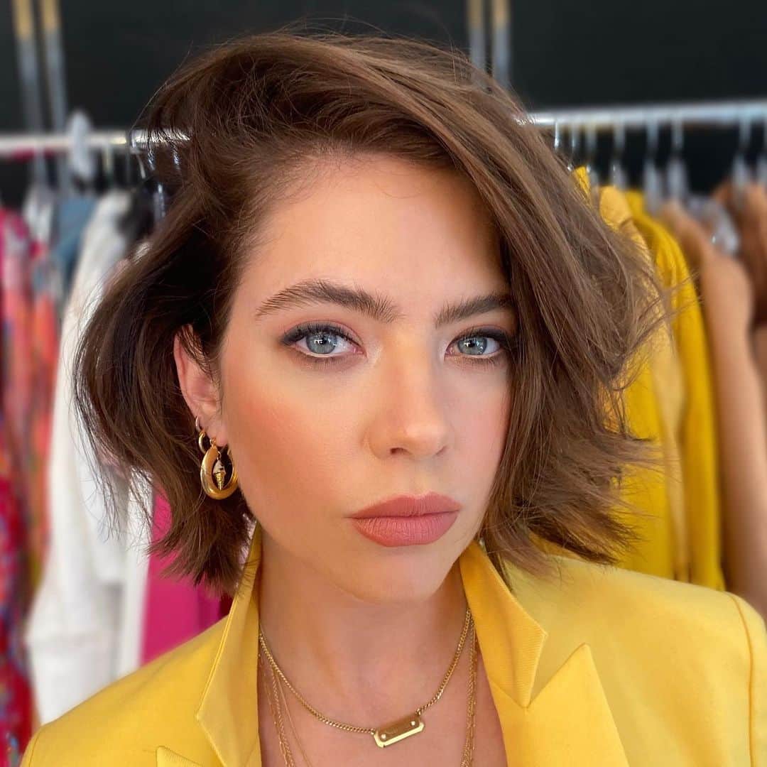アシュレイ・ベンソンのインスタグラム：「She’s a chic business kween」