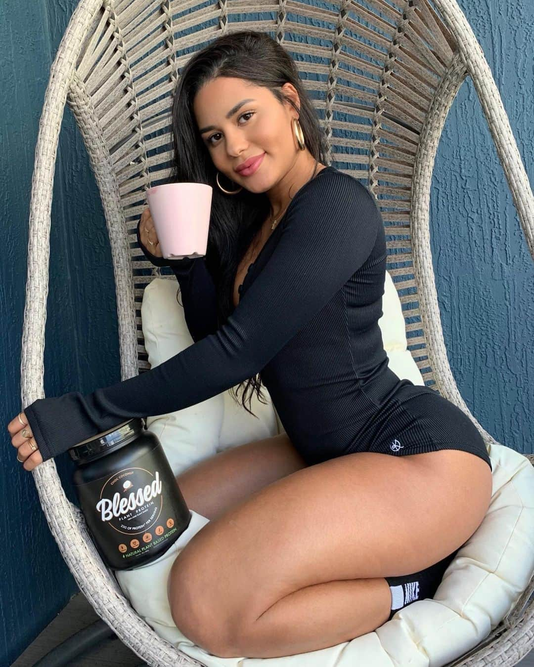 Katya Elise Henryさんのインスタグラム写真 - (Katya Elise HenryInstagram)「66 degrees here in Miami... aka FREEZING 🥶😜🤣 forreal though. Today definitely calls for a hot steamy cup’o’blessed. Yuppp. You can even drink @blessedprotein hot! It’s literally like a hot chocolate, but you get your protein in with it too! Guilt free ;) 23g. honestly it tastes soooo good. I make my smores blessed or my chocolate coconut blessed and I put in a lil chocolate drizzle n a marshmallow or 2 cuz thicccy 🙄😁 or of course drink it without the extra nonsense to have a yummy low calorie/guilt free treat! Go to www.ehplabs.com and use code “Katya10” to save $. Wearing my brand new ribbed onsie in black! Link in bio.」12月4日 4時14分 - katyaelisehenry