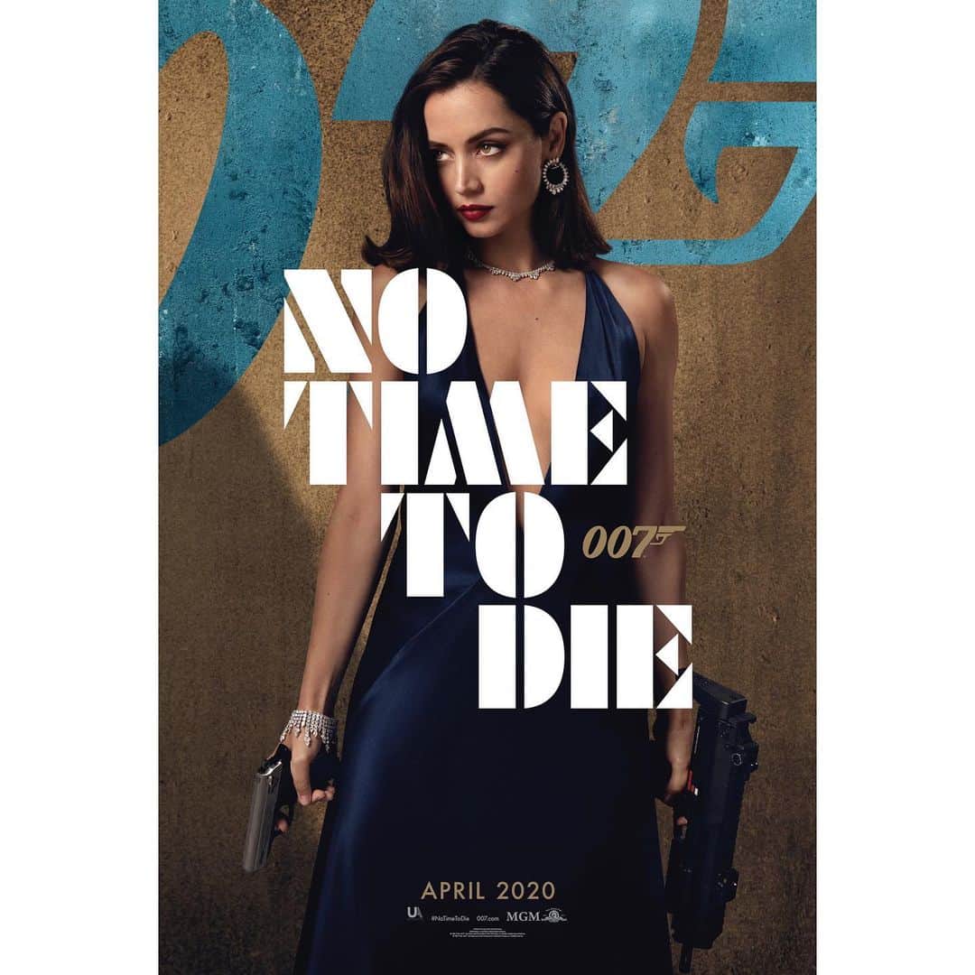 アナ・デ・アルマスのインスタグラム：「P A L O M A ✨  @007 “NO TIME TO DIE” @cary_fukunaga」