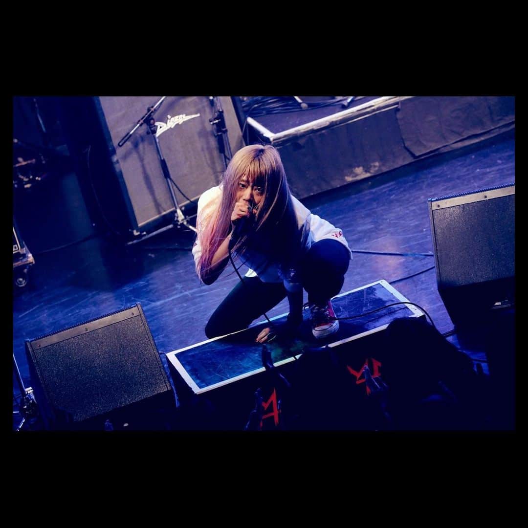 MOSHIMOのインスタグラム：「🎸2019.12.3 FUKUOKA🎸 THANK YOU!! BARI BARI ROCK TOUR 2019-2020  Photo by後藤荘太郎 @sotarogoto  #MOSHIMO」