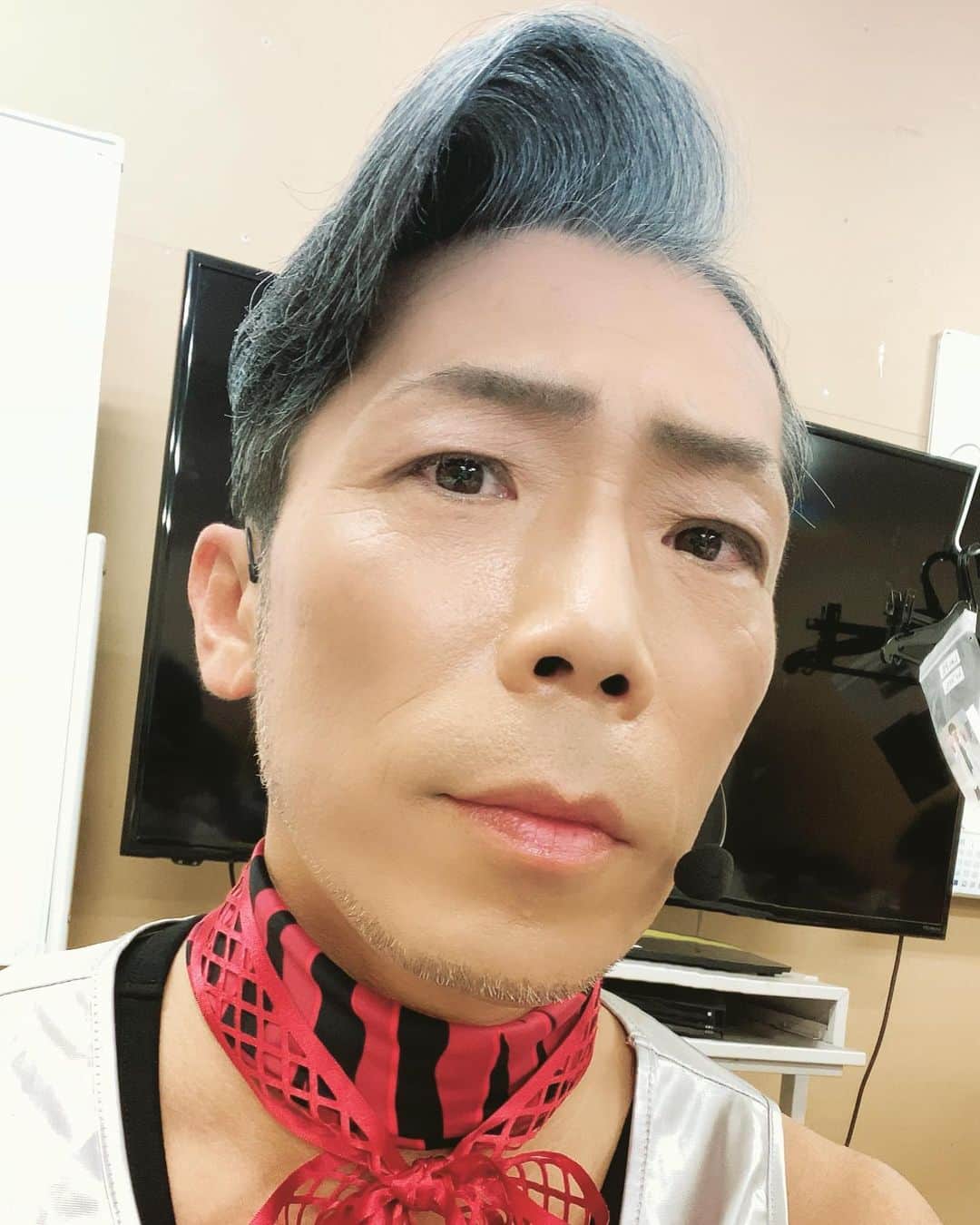 火口秀幸のインスタグラム：「‪#吉本坂46 #3rdシングル‬ ‪#発売記念個別握手会‬ ‪#第7次抽選受付 ‬ ‪2020年2月15日（土）横浜‬ ‪2020年2月22日（土）京都‬ ‪はじまりました‬ ‪皆さん‬ ‪逢いにきてよ〜😊😊😊‬ ‪宜しくお願い致します‬ ‪12月4日14時開始‬ ‪12月6日14時まで‬ ‪https://t.co/mmPpHM2f4U‬ ‪#吉本坂握手会‬」
