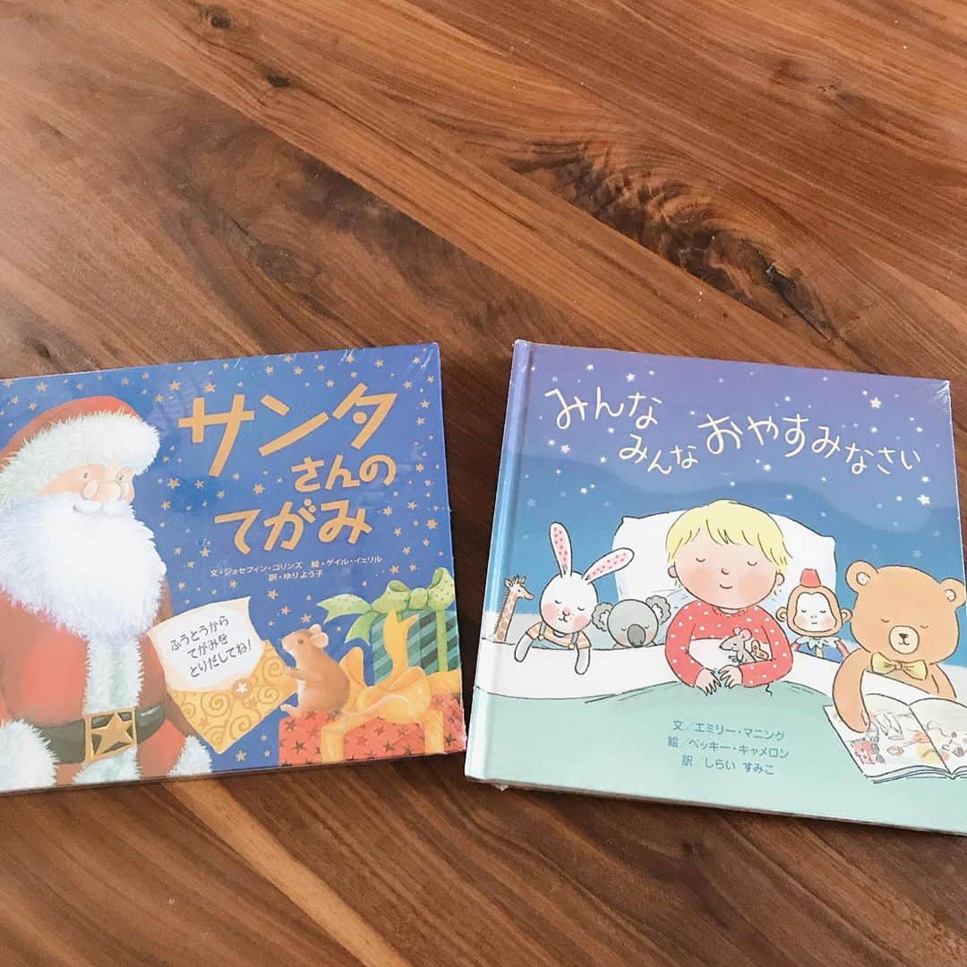 潮田玲子さんのインスタグラム写真 - (潮田玲子Instagram)「今朝、母からこんな活動があるみたいだよと連絡をもらいました😍 なんて素敵な活動なんだろう💓 我が子がクリスマスを心待ちにしているように、どんな子供もみんなクリスマスを楽しんでもらいたいし、素敵な思い出を残してもらいたいと思い、早速近くのこの活動に加盟している書店へ行ってきました🙌 私が届けられる本の数なんて微々たるものですが、そういう人がたくさんいてくれたら、多くの子供達に本が届けられると思うのでご紹介しますね！ 興味のある方はブックサンタ2019で検索してみてくださいね！  #ブックサンタ2019 #想いを届けてくれるって #素敵ですよね #子供達へ #素敵なクリスマスが訪れますように」12月4日 15時02分 - reikoshiota_official