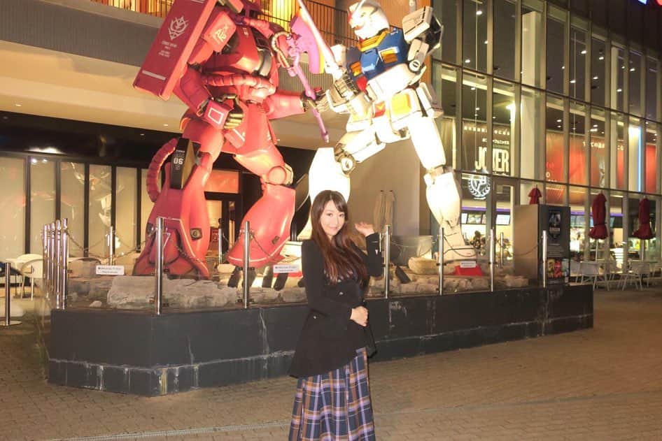 歩りえこさんのインスタグラム写真 - (歩りえこInstagram)「ガンダムもいた♪  #EXPOシティ﻿ #観覧車﻿ #万博記念公園﻿ #万博﻿ #万博公園﻿ #大阪  #歩りえこ #いいね返し」12月4日 6時19分 - riekoayumi