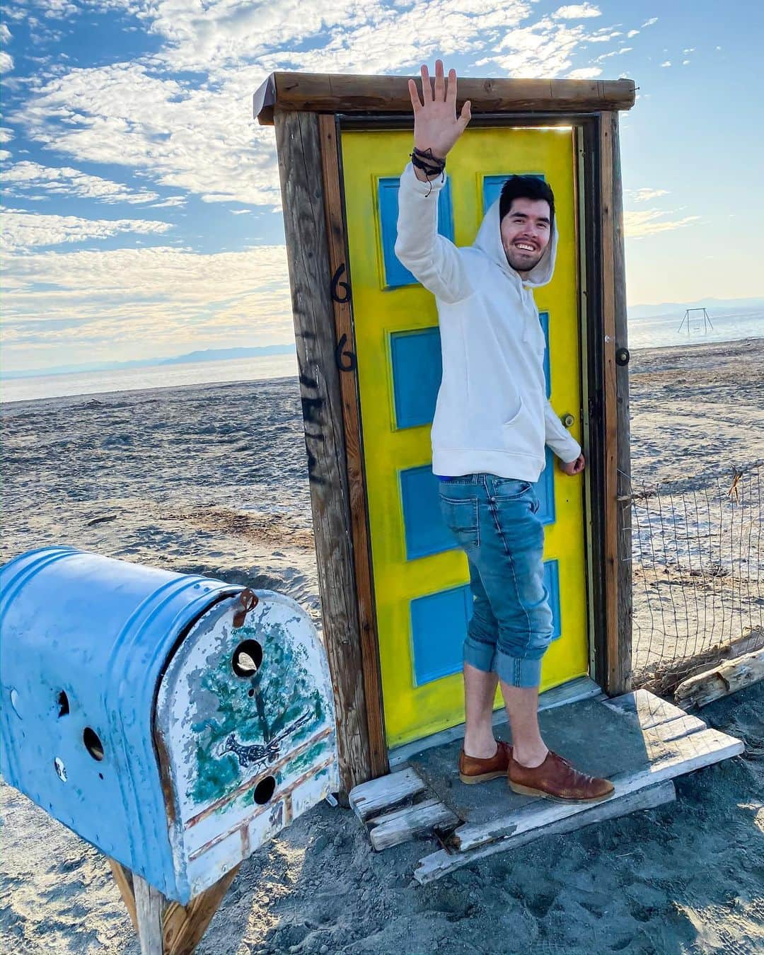 German Garmendiaさんのインスタグラム写真 - (German GarmendiaInstagram)「Encontré una puerta en la playa! 🚪」12月4日 6時49分 - germangarmendia