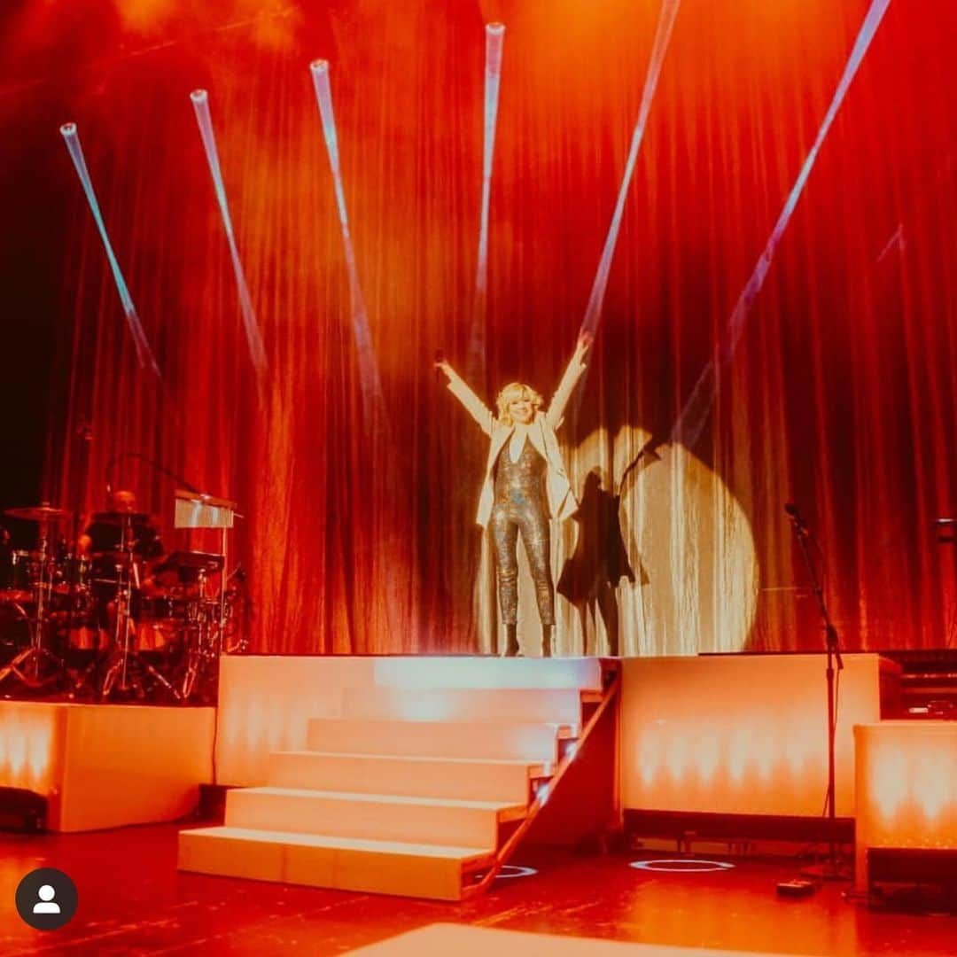 カーリー・レイ・ジェプセンさんのインスタグラム写真 - (カーリー・レイ・ジェプセンInstagram)「Melbourne was very dream like for me! Playing the forum and dancing with all of you 😭❤️. I do a happy cry. Looking so forward to tonight here in Auckland. Who’s coming? 🤗 PS Thanks for the snaps @jaywennington」12月4日 7時32分 - carlyraejepsen