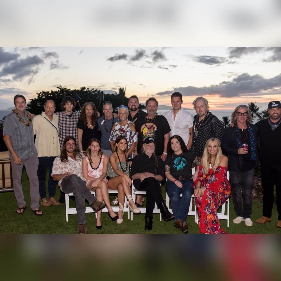 Broadcast Music, Inc.さんのインスタグラム写真 - (Broadcast Music, Inc.Instagram)「We couldn’t be more excited to kick off our 5th Annual #BMIMaui Songwriters Festival on Thursday! Take a look at the festival through the years! @fairmontkealani @daouvineyards @hdradio @suntrust @delta @texasroadhouse #BMIEvents」12月4日 7時43分 - bmi