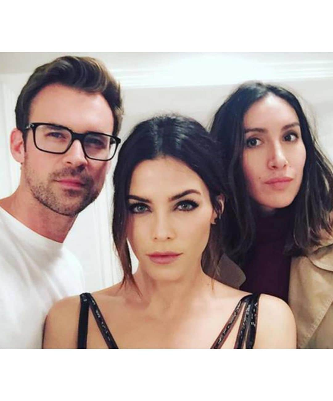 JEN ATKINさんのインスタグラム写真 - (JEN ATKINInstagram)「Happy birthday to my magical friend of over a decade (!!!) @jennadewan 💘🎉🎉 Not only does she manage to successfully wear a thousand hats in life but also always has THE best hair. Love u Jenna!! 🎈🎁」12月4日 8時00分 - jenatkinhair