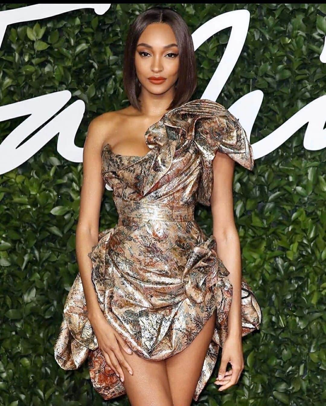 ジョーダン・ダンさんのインスタグラム写真 - (ジョーダン・ダンInstagram)「BRITISH FASHION AWARDS  @viviennewestwood X @flannelswoman」12月4日 8時21分 - jourdandunn