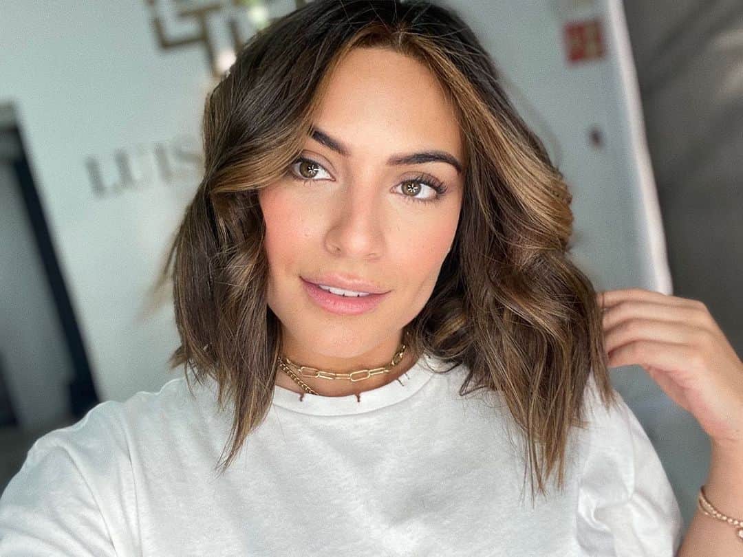 Ana Brenda Contrerasのインスタグラム：「Are y’all ready for my Bday?  @jefsalles_ 🇧🇷 Teeeee adoro @ltorresbeauty Lista para todas las cosas bonitas que me traerá el #2020 #LoMejorEstaPorVenir  #TheBestIsYetToCome」