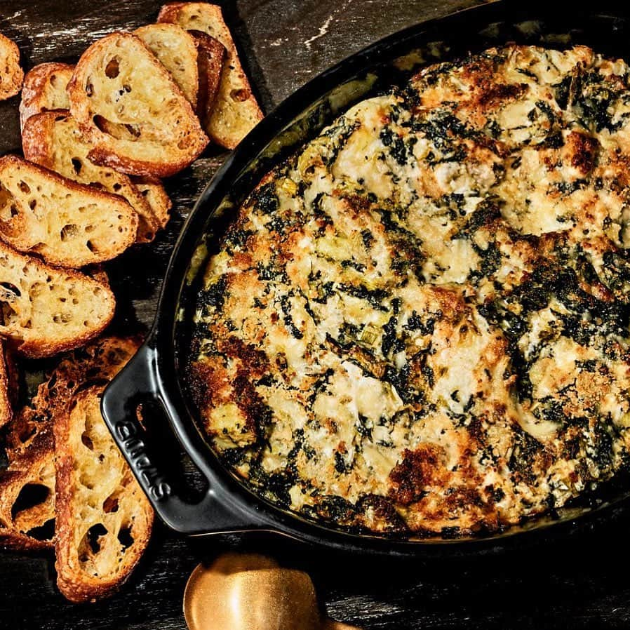 Food & Wineさんのインスタグラム写真 - (Food & WineInstagram)「For @betsyandrews, the best part of a holiday meal is before the meal starts, when the dips come out. We couldn't agree more, especially when molten mouthfuls of this spinach-artichoke dip are involved. Tap the link in our bio for her recipe and check out some of our favorite dips for party season, in our stories! 📷: @behindthedawn」12月4日 9時13分 - foodandwine