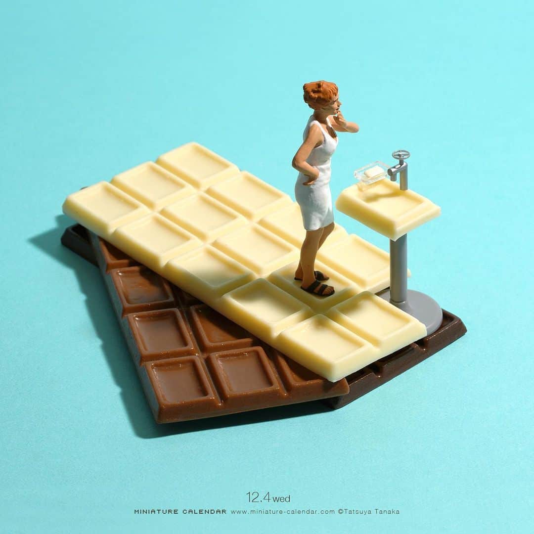 のインスタグラム：「. 12.4 wed “Sweet Sink” . おかしな洗面台 . #チョコレート #洗面所 #Chocolate #Sink #Basin . ─────────────── 《Exhibition info》 . 【small MUJI vol.1“Miniature”】 11.8 fri - 2.29 sat at MUJI Kamppi Helsinki #無印良品 #MUJI #smallMUJI #MUJIKamppiHelsinki . ─────────────── 《Coming Soon》 . 【微型展 2.0 台中站】 MINIATURE LIFE EXHIBITION2 in Taichung 12.20 fri - 3.1 sun at 台中文化部文化資產園區 國際展演館 #微型展 #田中達也微型展 . 【MINIATURE LIFE展 in 宮崎】 MINIATURE LIFE EXHIBITION in Miyazaki 12.27 fri - 1.8 wed at 宮崎山形屋 . 【MINIATURE LIFE展 in 千葉】 MINIATURE LIFE EXHIBITION in Chiba 12.28 sat - 1.8 wed at そごう千葉店 #MINIATURELIFE展 #ミニチュアライフ展 .」
