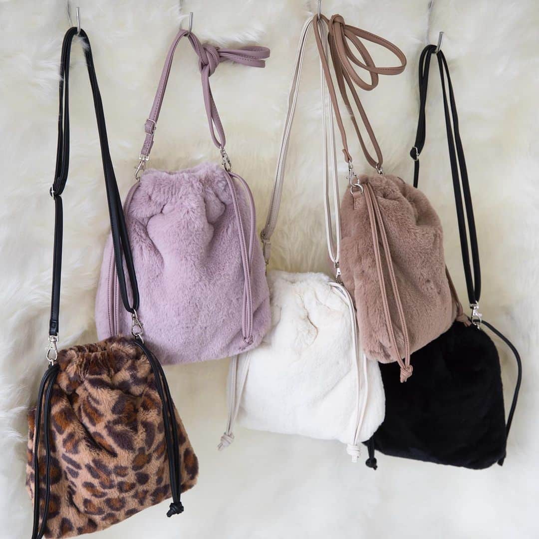 WEGOさんのインスタグラム写真 - (WEGOInstagram)「✔︎drawstring shoulder bag ¥1,999＋tax  #wego#ウィゴー#ladies#レディース#fashion」12月4日 9時47分 - wego_official