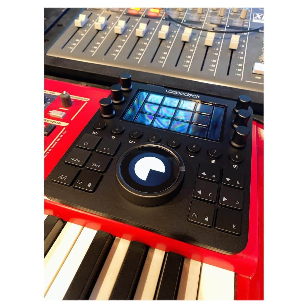 tokuさんのインスタグラム写真 - (tokuInstagram)「LOUPEDECK CT届きました。 まだ文鎮。 #loupedeckct #loupedeck」12月4日 15時30分 - toku_grnd