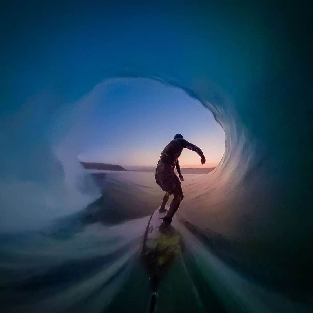 Robbie Crawfordさんのインスタグラム写真 - (Robbie CrawfordInstagram)「Pre Sunrise with @mikalajones__ #GoPro #360 #differentbydesign」12月4日 10時06分 - robbiecrawford