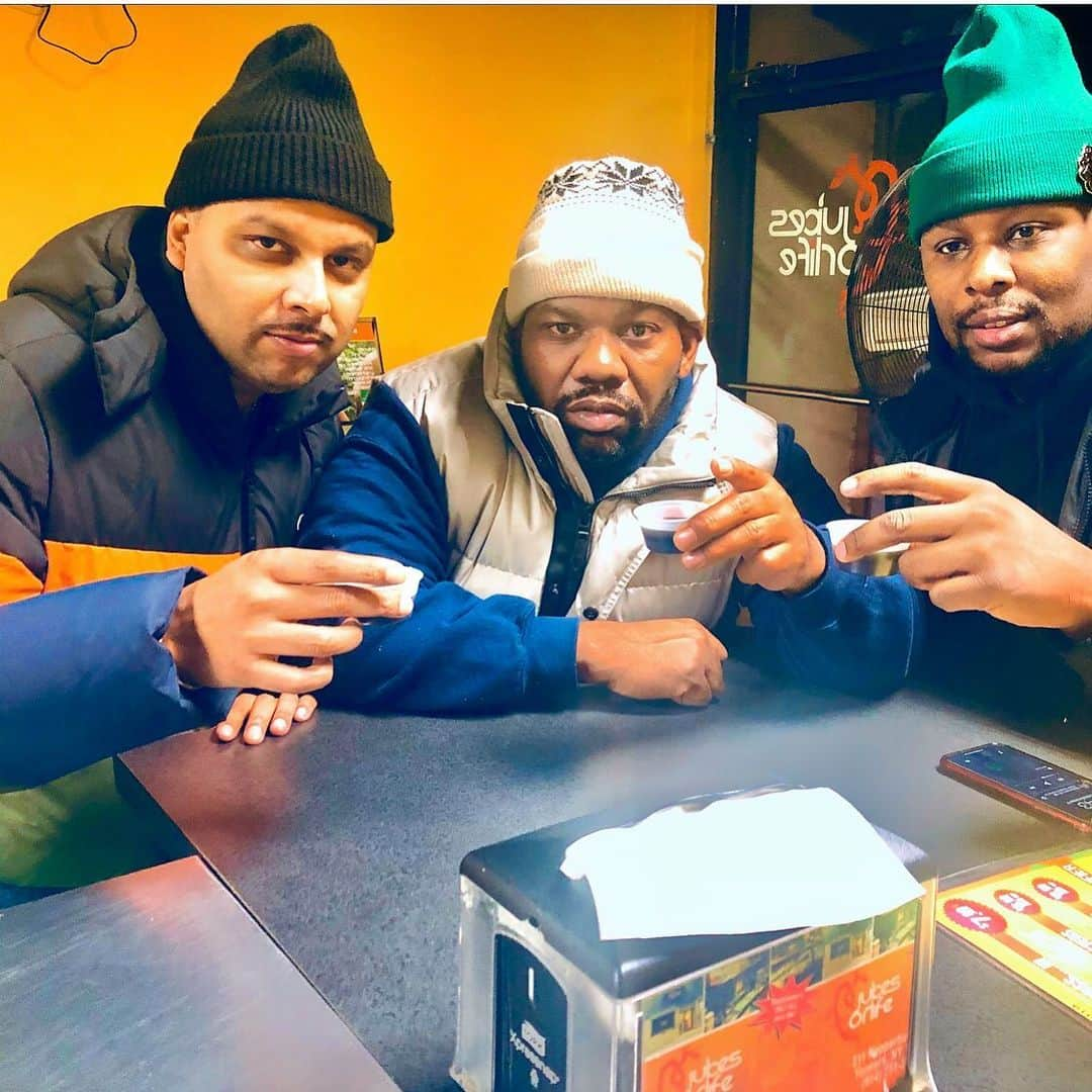 レイクウォンさんのインスタグラム写真 - (レイクウォンInstagram)「Slid thu loxville in YONKERS... had to get some juices.  @juicesforlife good looking !  Big up L.O.X. Chao !🙌🏾」12月4日 10時26分 - raekwon