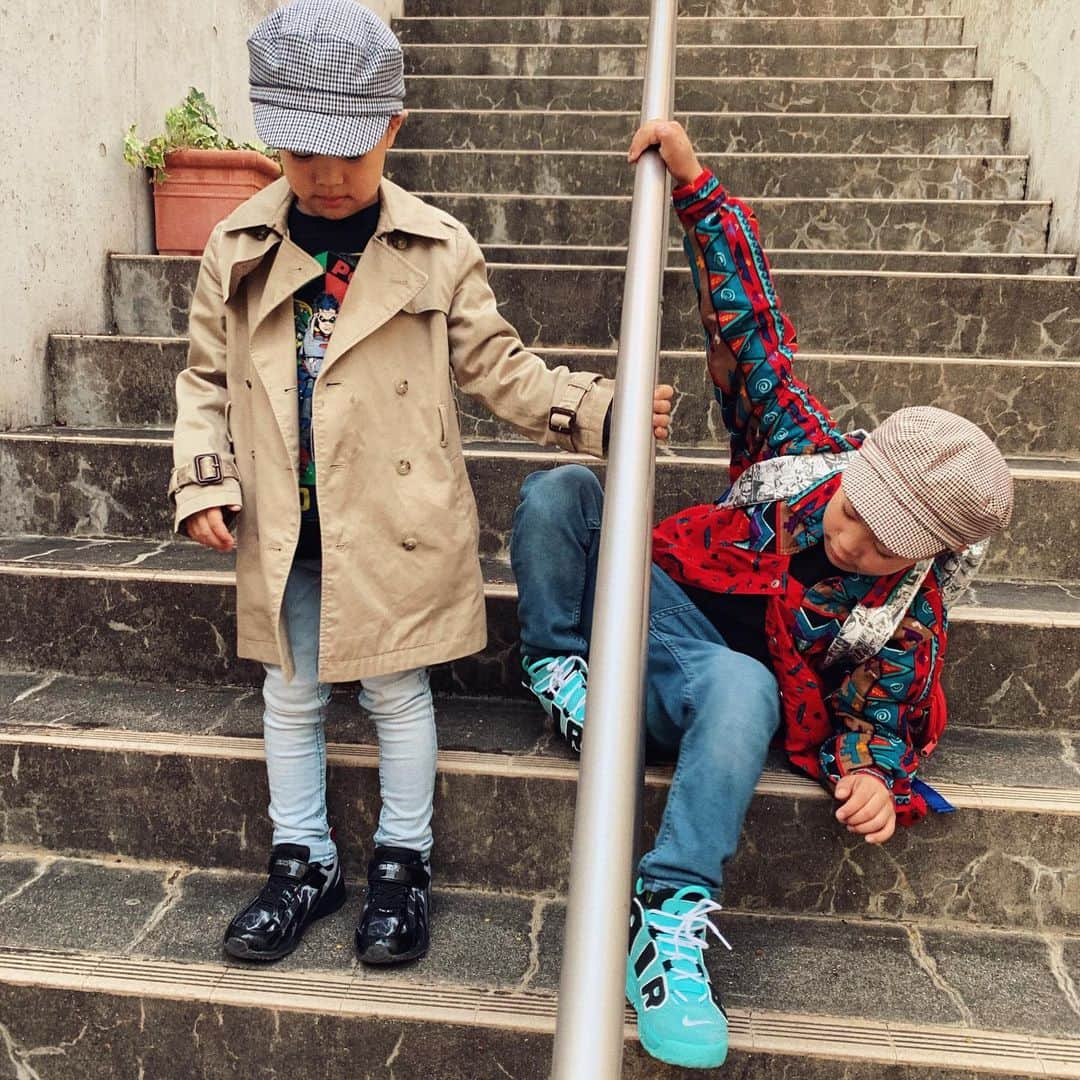 RIEHATAさんのインスタグラム写真 - (RIEHATAInstagram)「Stand by me❤️ . #mysons #myangels」12月4日 11時28分 - riehata