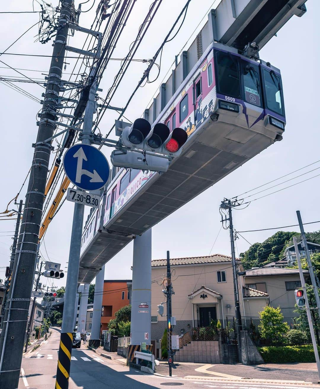 東京電力ホールディングス株式会社さんのインスタグラム写真 - (東京電力ホールディングス株式会社Instagram)「モノレールと電柱 Electricpoles and Monorail  #東京電力 #東電 #tepco #鎌倉 #江の島 #電線 #湘南モノレール #神奈川 #kanagawa #enoshima #kamakura」12月4日 11時59分 - tepco.official