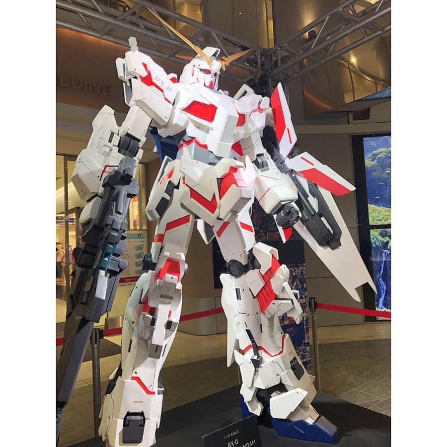 キャナルシティ博多さんのインスタグラム写真 - (キャナルシティ博多Instagram)「ガンダムファンの聖地になるやも？ガンダムベース＆カフェがついにオープン！ ・ オープン日には、多数のガンダムファンで満杯になった「ガンダムベース」と「ガンダムカフェ」。オープンにあわせ、サウスビル1Fには「ユニコーンガンダム＆ハロバルーン」、ガンダムカフェ前には「RX-78」がどどんと登場！これは写真撮らないわけにはいきませんよね。。。モビルスーツの変遷がわかる展示や、新旧とわず、ファンにはたまらない空間になってます。 ・ カフェのオリジナルグッズも、デザインがツボを心得すぎて大人買いしたくなるものばかり。とくにフェイスマグは全部揃えたくなりそう！ほかにも人気キャラ・名台詞の博多弁バージョングッズなど、ガンダム関連商品が満載です。ぜひチェックしてみてくださいね。みなさまのご来場お待ちしております！ ・ ★ショップ情報など詳しくはコチラ 【ガンダムベース】 https://canalcity.co.jp/shop/shop_type/1/detail/595 【ガンダムカフェ】 https://canalcity.co.jp/shop/shop_type/2/detail/594  #fukuoka #hakata #tenjin #福岡 #博多 #天神 #canalcity #キャナル #キャナルシティ博多  #gundam #bandai #gunpla #mobilesuit #buildfighters #plamo #plasticmodel #gundambuilder #gunplabuilder #ガンダム #バンダイ #プラモデル #ガンプラ #반다이 #건담 #건프라」12月4日 12時00分 - canal_city