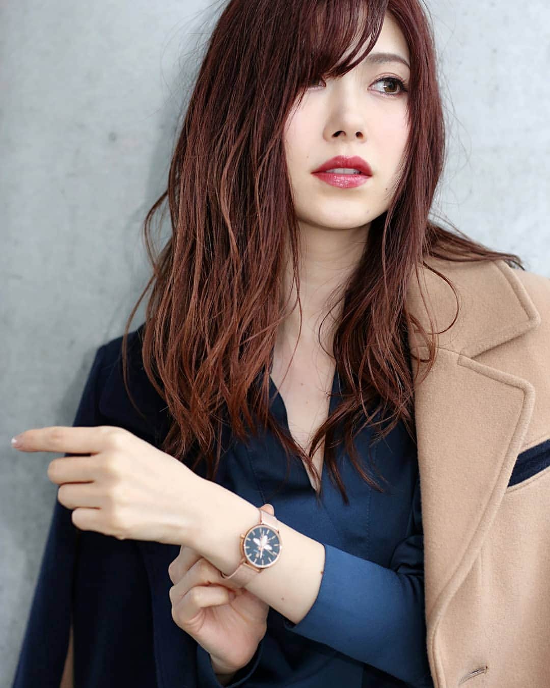のインスタグラム：「． ． ． 4B( @4bwatches_japan ) →Honey Bee Rg Mesh Black Dial 大人気のHONEY BEEシリーズ⌚ エレガントにかっこよく✨ ． ． クーポンコードで10%off！ →( 2008sn2010 ) ． ． #4b #4bwatches #腕時計 #時計 #blackbybluebrave #フリーモデル #企業モデル #広告モデル #撮影モデル #サロンモデル #一ノ瀬奈々 #ファッション #コーディネート #コーデ  #撮影 #モデル #女子力 #モデル体型 #広告 #雑誌 #portrait #photo」