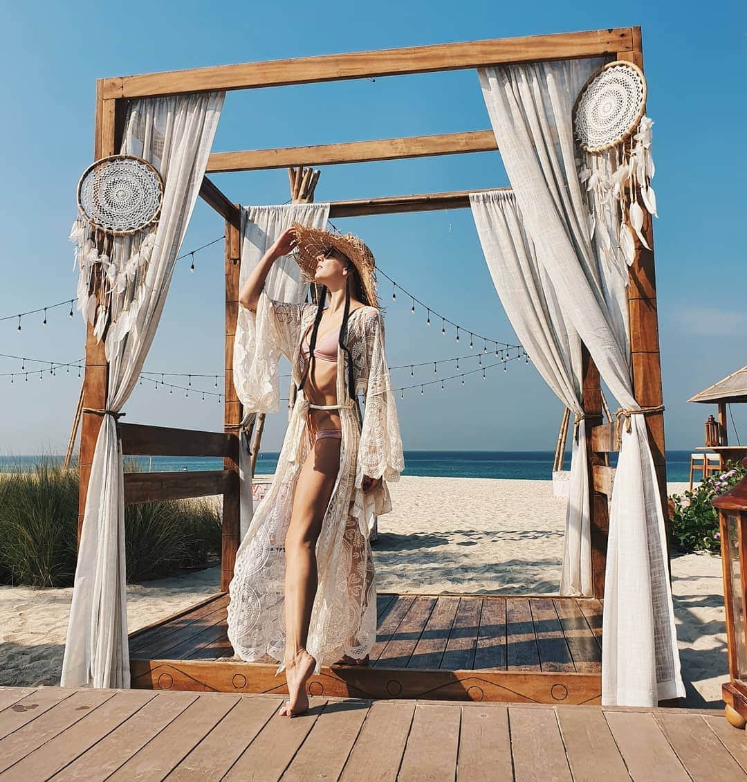 メリティナ・スタニウタさんのインスタグラム写真 - (メリティナ・スタニウタInstagram)「Hello , December ❄☀️ ⠀ #hellodecember #december #beach #sun #dubai #nikkibeach #melitinastaniouta #melitina #staniouta #samsungbelarus #galaxynote10plus」12月5日 0時40分 - melitinastaniouta