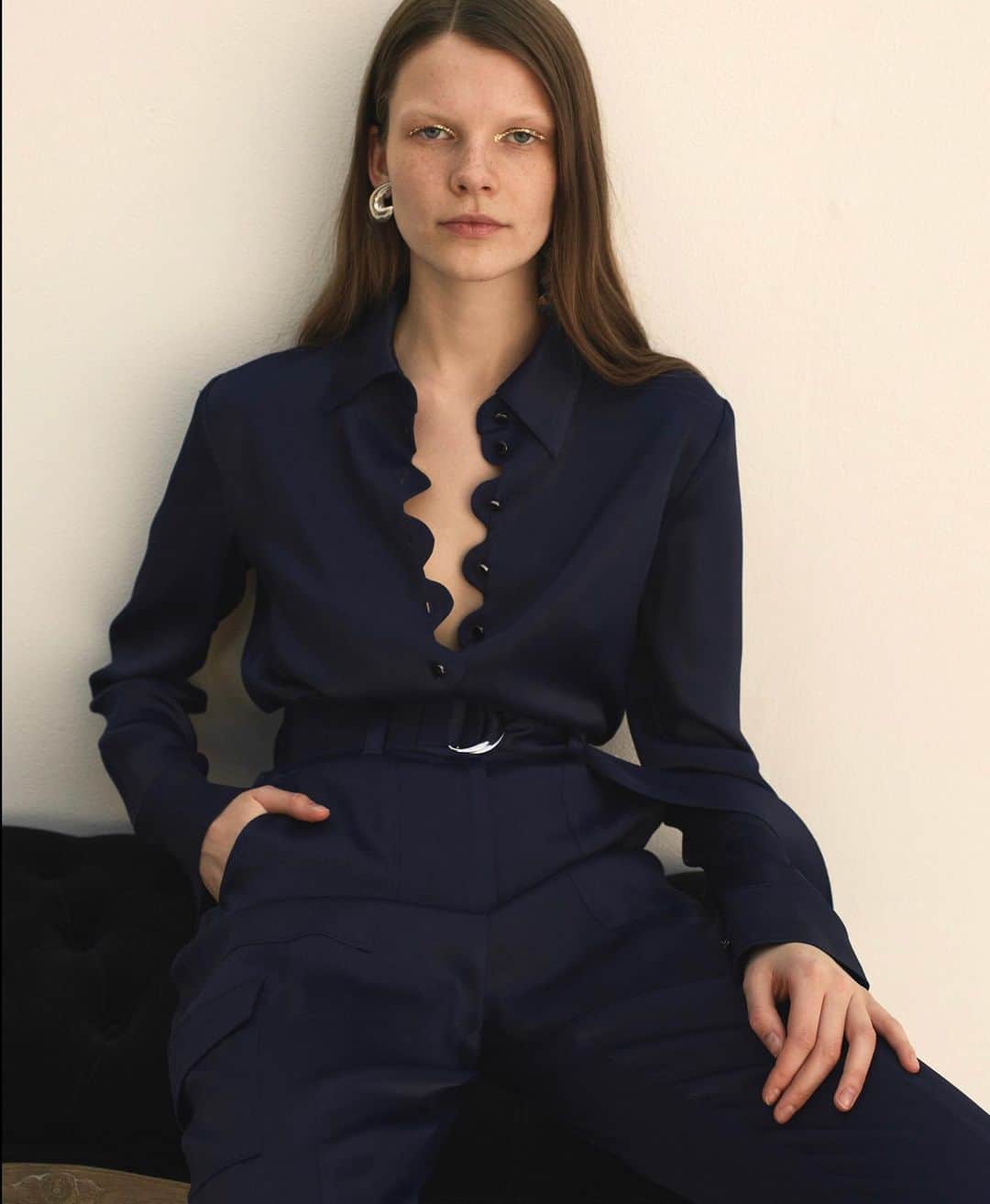 デレク ラムのインスタグラム：「Derek Lam 10 Crosby summer/Prefall 2020. Inspired by the inky depths of canals of Venice, from silvery navy to bright jade green....@msprouty @vittoriacerciello」