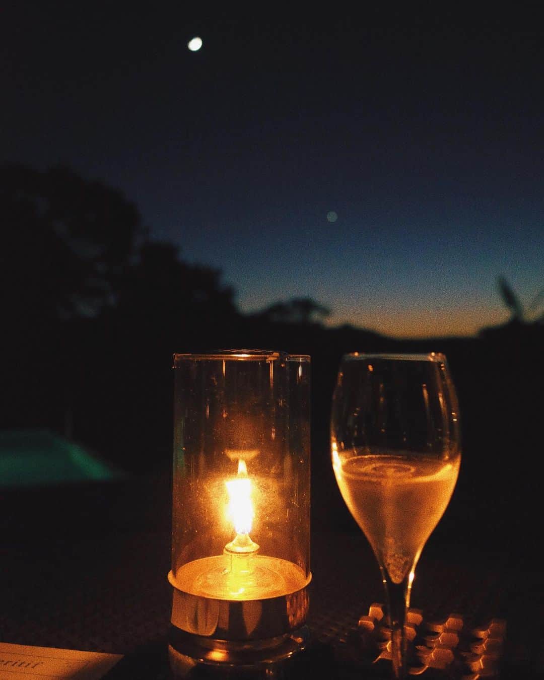 小林ようのインスタグラム：「🍸🌛 . #okinawa #japantrip #2019 #travelgram #cocktailtime #champagne #🍸 #goodnight  #沖縄 #恩納村 #旅行 #沖縄旅行 #ジアッタテラス #小林寫眞室」