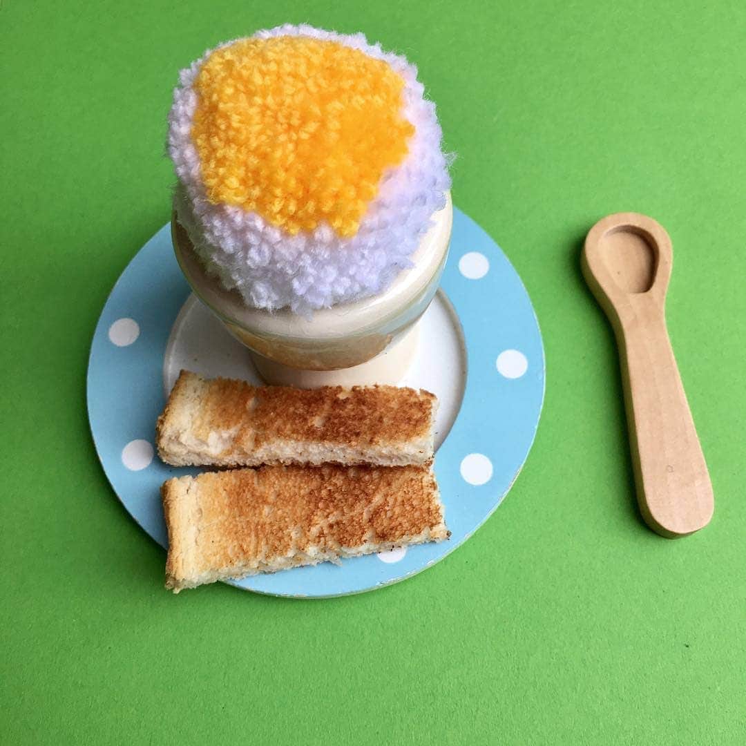 Eggs Conceptさんのインスタグラム写真 - (Eggs ConceptInstagram)「Eggs and soldiers 🍳🍞 by 👉 Christie Campbell @southdevonstitches 👈  #southdevonstitches #eggsconcept #egg #eggs #eggsandsoldiers #œufs #oeufs #100daysofmycrochetgarden」12月4日 23時36分 - eggsconcept